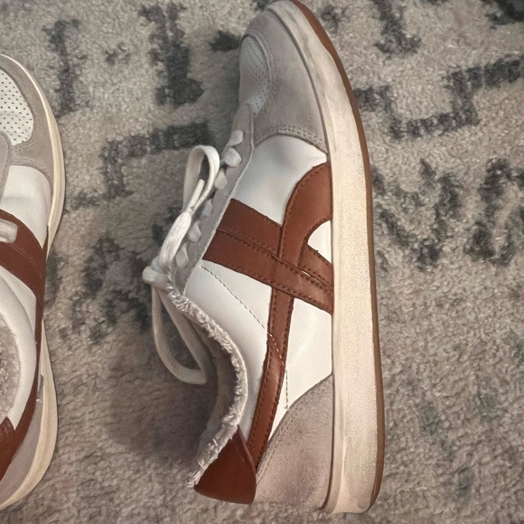 USED TORY BURCH HOWELL COURT LINED SNEAKERS SZ 8! - Picture 8 of 13